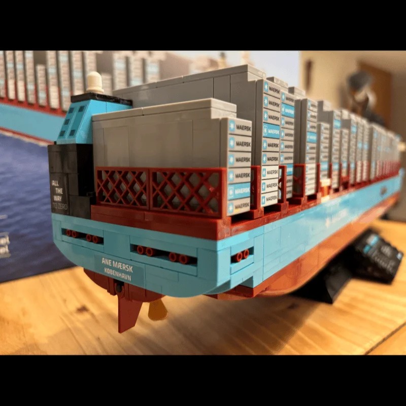 Kapal Kontainer Dual-Fuel 2026 - Model Kit Lego ulasan dan harga